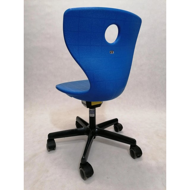 Vintage Small Pantomove-Lupo Swivel Chair by Verner Panton, in Good conditions. Designed 1990 to 1999 This piece has an...