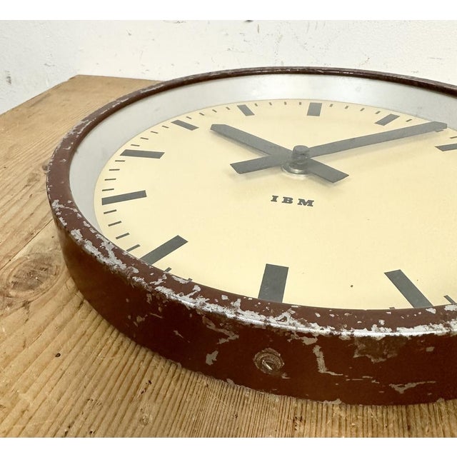 Industrial Brown Factory Wall Clock from IBM, 1950s For Sale - Image 16 of 18