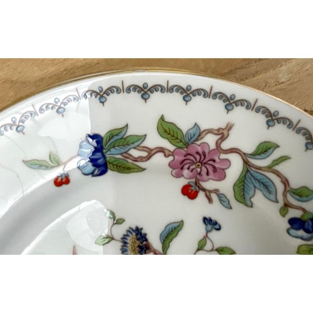 English 1960s John Aynsley “Pembroke” Pattern Fine English Bone China: Teacups, Saucers and Dessert Plates - Set of 30 For Sale - Image 3 of 13