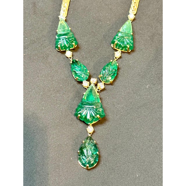 115 Ct Natural Carved Drop Emerald & 4 Ct Diamond Necklace 18 Kt Gold Necklace For Sale - Image 10 of 18