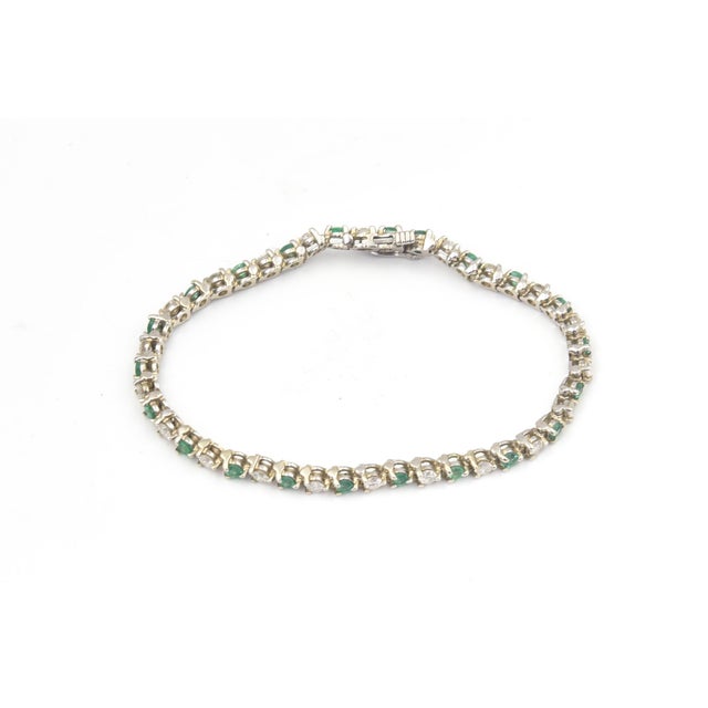 Modern Late 20th Century Emerald and Diamond 14k White Gold Tennis Bracelet For Sale - Image 3 of 6