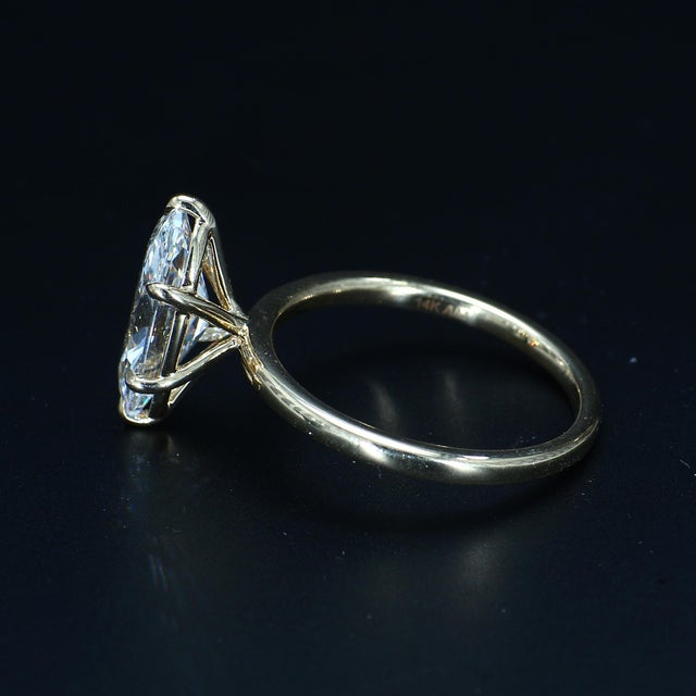 Modern 3ct Lab-Grown Moval Diamond Solitaire Engagement Ring in 14k Yellow Gold Size 8 For Sale - Image 3 of 8