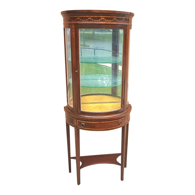 Early 20th Century Italian Louis XV Style Marquetry Inlaid Mahogany Vitrine Cabinet For Sale