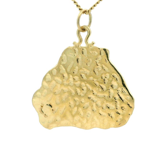 Gold Italian Modernist 14k Gold Handcrafted Sculptural Ram Pendant, Circa 1975 For Sale - Image 8 of 12