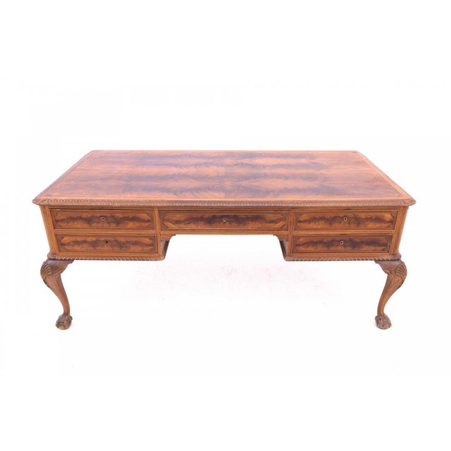Late 19th-century desk, France. Currently undergoing restoration. Dimensions: height 80 cm / width 185 cm / depth 90 cm