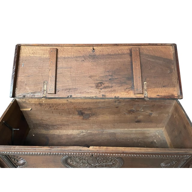 Brown Antique Renaissance Cassone in Walnut, 1580 For Sale - Image 8 of 10