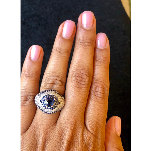 2020s Roshe Jewels, Sapphire Ring With Diamond 18k White Gold Cocktail Ring, Size 7 For Sale - Image 5 of 9