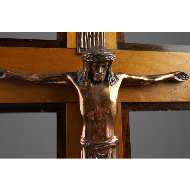 Brown Belgian Crucifix in Oak and Copper, 1920 For Sale - Image 8 of 13