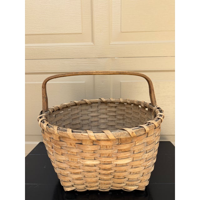 Brown Antique Late 19th Century American Splint Oak Gathering Basket For Sale - Image 8 of 10