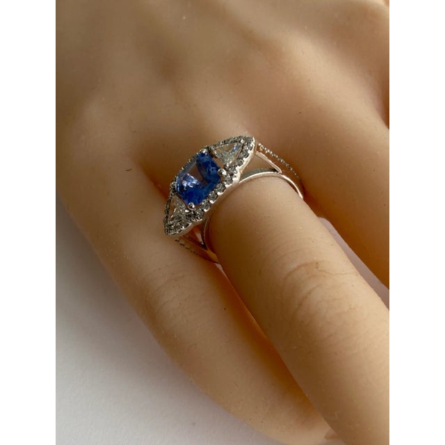 Emerald Shaped Ceylon Sapphire Diamond 3.75 Carat 18 Karat Gold Cocktail Ring Size 6 For Sale In New York - Image 6 of 8