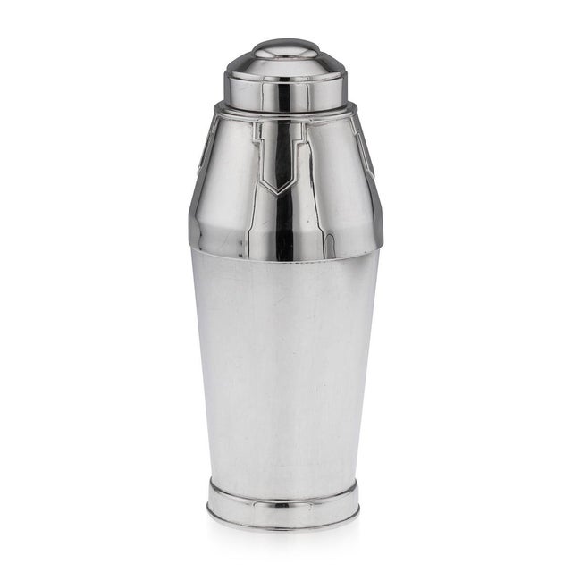 Art Deco English Silver Cocktail Shaker from Walker & Hall, 1939 For Sale - Image 16 of 16