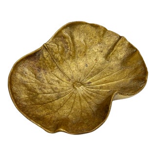 Vintage 1940s Virginia Metalcrafters Brass Lotus Leaf Dish For Sale