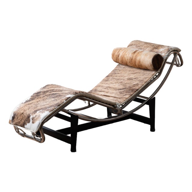 Lc4 Style Chaise Lounge Chair For Sale