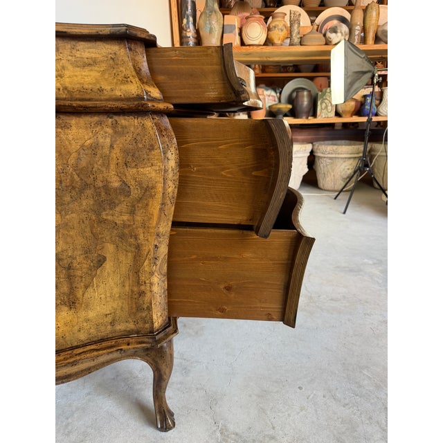 Italian Louis XV Style Bombe Burlwood Chest With Cabriole Legs For Sale - Image 11 of 18