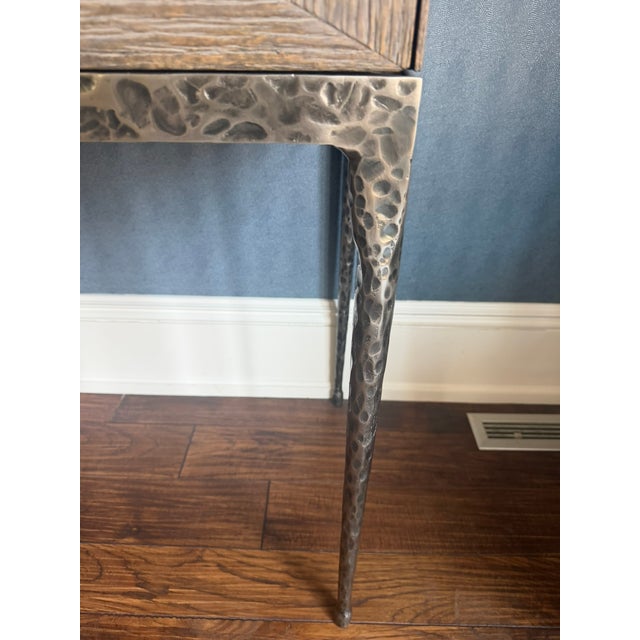 This exceptional Gregorius Pineo “Mouton” Console, sourced through Holly Hunt, showcases the brand’s signature blend of...