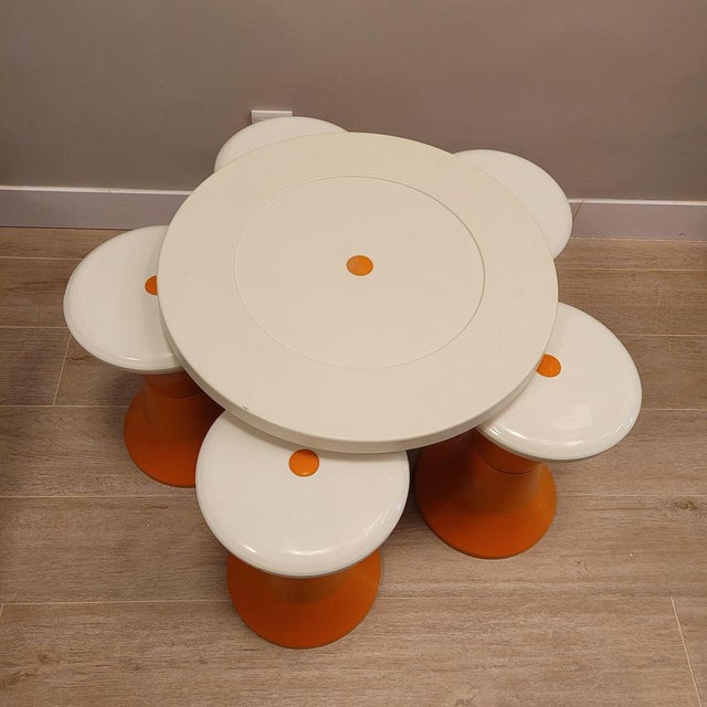 1970s Space Age Tam Tam / Diabolo Game Table and Stools attributed to Henry Massonnet, Italy, 1970s, Set of 6 For Sale - Image 5 of 14
