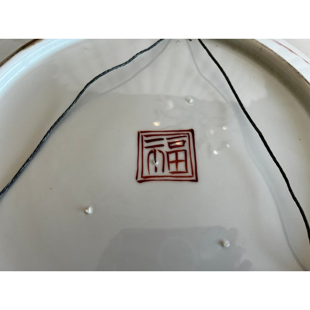 Antique Meiji Period Imari Charger Featuring a Nanban Presentation of Black Ships and Portuguese Merchants and Sailors For Sale - Image 12 of 18