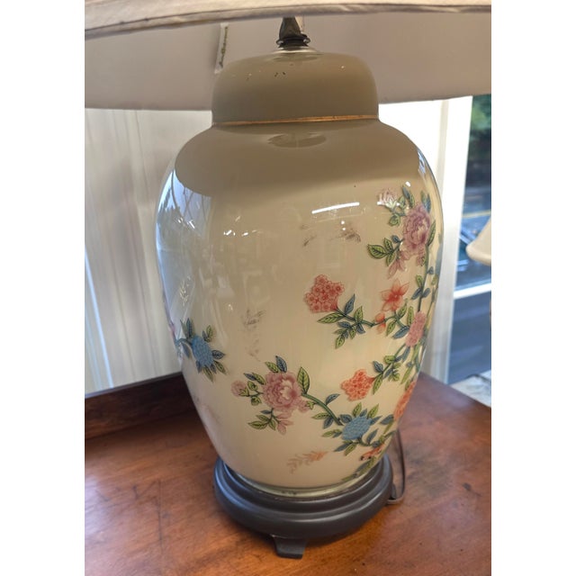 1980s Vintage Chinoiserie Handpainted Glass Oriental Lamp For Sale - Image 5 of 9
