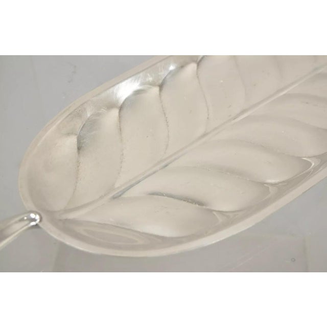 Mid 20th Century Mid 20th Century f.b. Rogers Silver Plate Oval Leaf Form Serving Tray Platter With Handle For Sale - Image 5 of 10