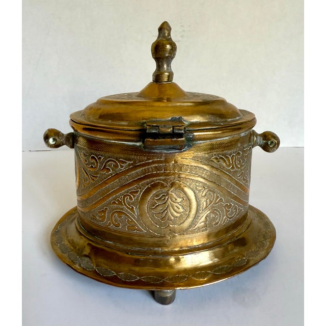Metal Early 20th Century Moroccan Embossed & Engraved Brass Tea Caddy For Sale - Image 7 of 13