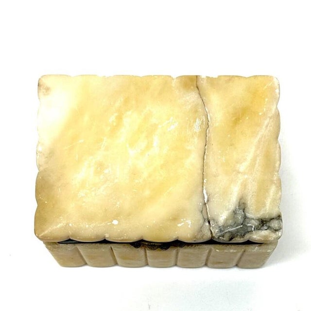 Mid-Century Alabaster Stone and Brass Trinket Box For Sale In Miami - Image 6 of 8
