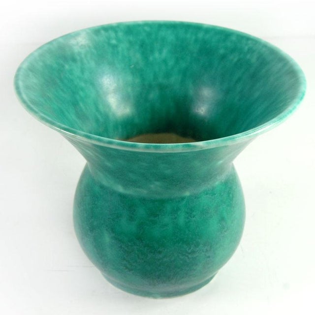 English Green Glaze Pottery Vase, 1930s, in Very Good conditions. Designed 1920 to 1949