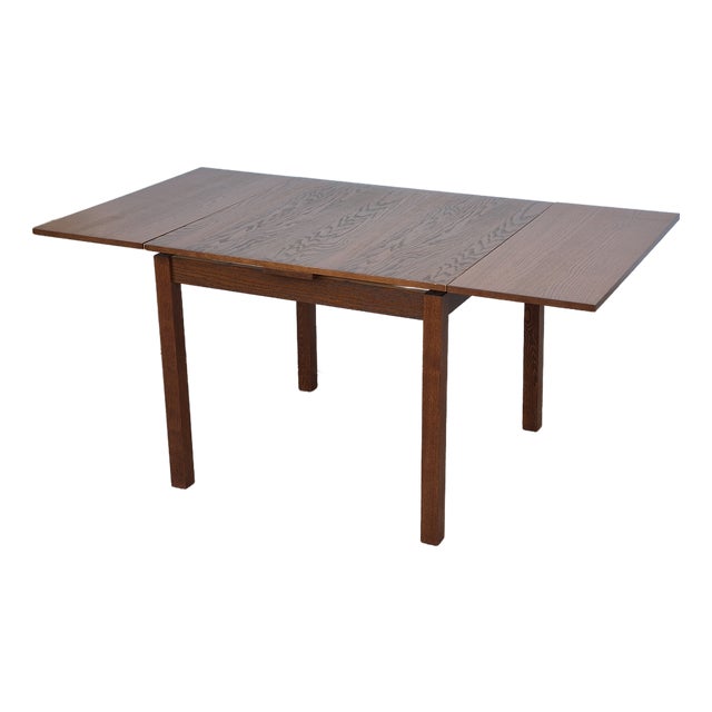 1990s Oak Veneer Expanding Dining Table W/ Built in Extending Leaves For Sale