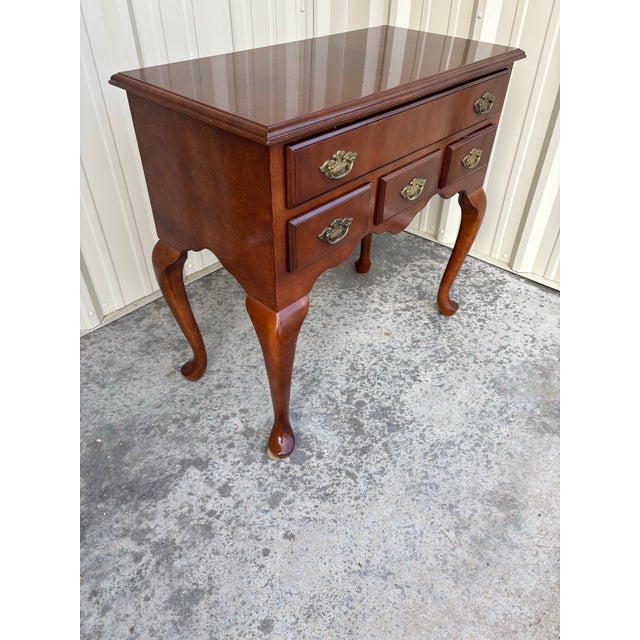 Queen Anne 1990s The Bombay Company Cherry Queen Anne Low Boy Table Server Buffet Sideboard For Sale - Image 3 of 12