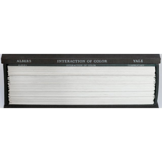 Josef Albers 1963 "Interaction of Color" Folder Xvii-2 Right Silkscreen Print For Sale In New York - Image 6 of 6