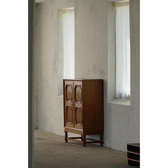 Danish Modern Sclulptural Cabinet in Oak and Burl Wood Veneer, 1950s For Sale - Image 4 of 18