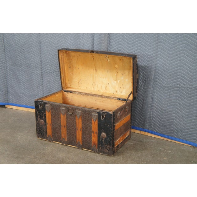 Antique American Victorian Floral Embossed Oak & Metal Dome Top Steamer Trunk For Sale - Image 9 of 14