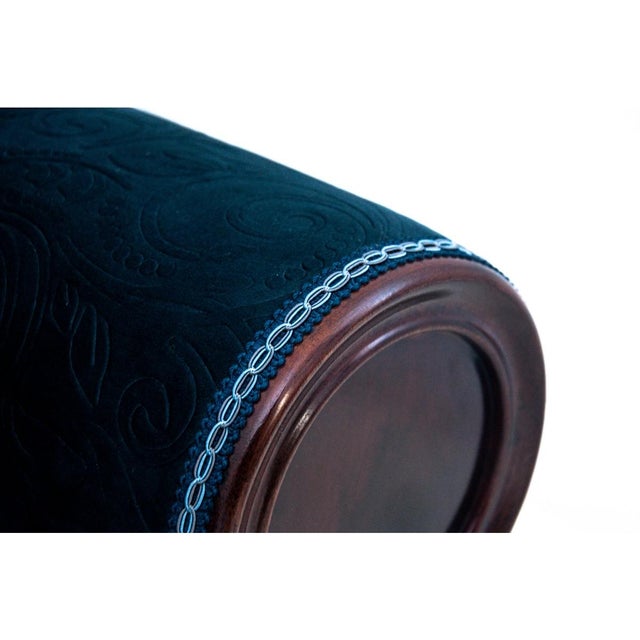 Wood Antique Sofa in Fabric and Walnut, 1870 For Sale - Image 7 of 10