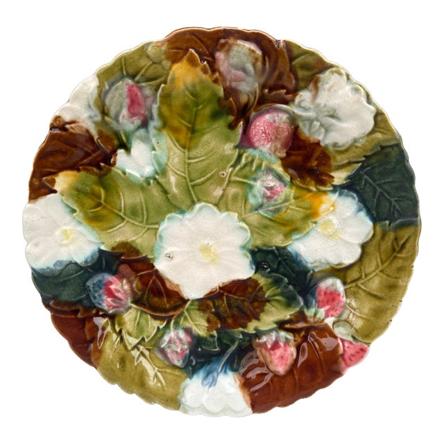 French Majolica Strawberries Plate Orchies, Circa 1890 For Sale