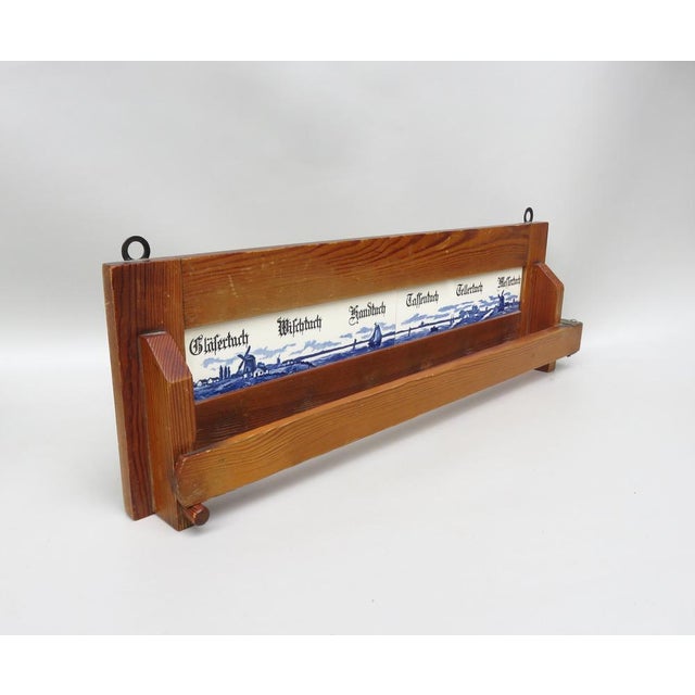 A towel board for various towels with Dutch motif: "Glass towel, wiping, towel, cuff, plug cloth, knife cloth". At that...