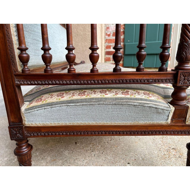 Antique English Chaise Lounge Bench Victorian Hall Seat Carved Walnut C1880 For Sale - Image 17 of 18