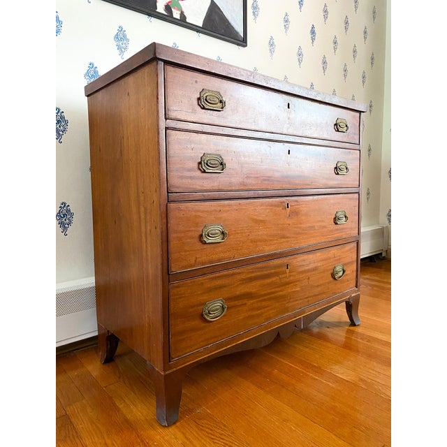 Neoclassical Antique Early 1800s Southern Neoclassical Mahogany Chest of Drawers For Sale - Image 3 of 17