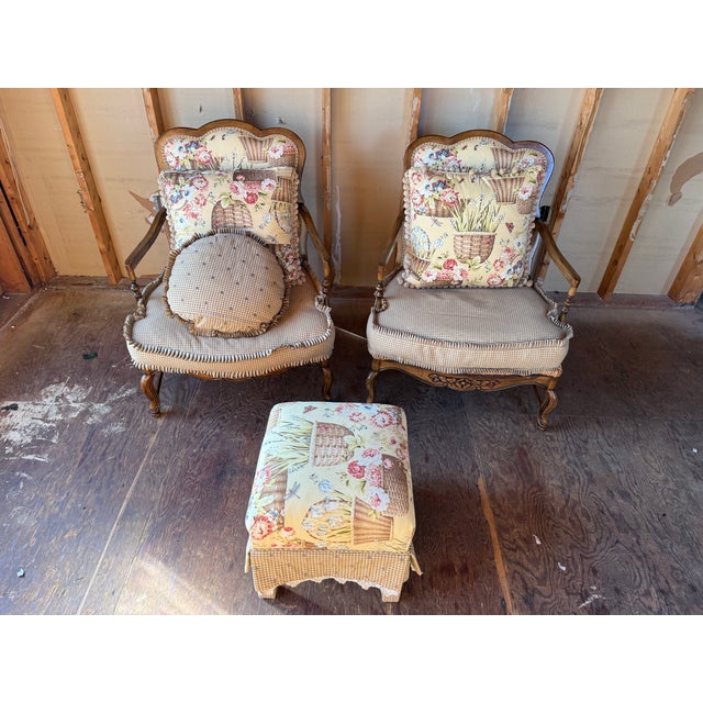 French Country Late 20th Century Pair of Louis XV Floral Motif Upholstered Rush Seat Lounge ArmChairs With Ottoman For Sale - Image 3 of 16