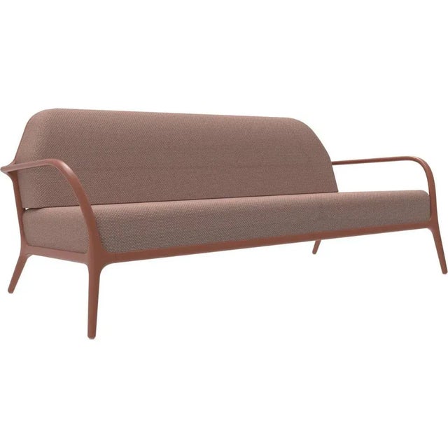 Xaloc Salmon sofa by Mowee Dimensions: D 100 x W 200 x H 81 cm (Seat height 42 cm) Material: Aluminium, Textile Weight: 46...