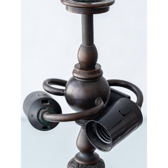 Vintage Art Nouveau Dragonfly Leaded Glass Table Lamp with Bronze Base in the style of Tiffany For Sale - Image 14 of 18