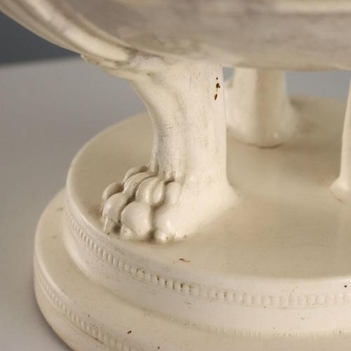 Early 19th Century Earthenware Tripod Tureen from Del Vecchio, Naples, Italy For Sale - Image 6 of 10