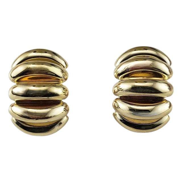 Late 20th Century 14 Karat Yellow Gold Ribbed Huggie Earrings - 2 Pieces For Sale