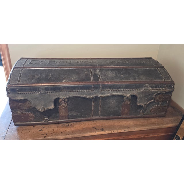 Late 18th Century Dome Leather Trunk Owned by Dn. Raphael Zambrano For Sale - Image 5 of 11