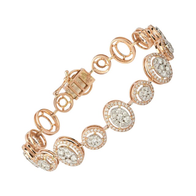 Diamonds : 3.50 carats Gold : 16.61 gms It’s very hard to capture the true color and luster of the stone, I have tried to...