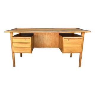 1960s Mid-Century Danish Floating Teak Desk by Peter Løvig Nielsen for Loviq For Sale