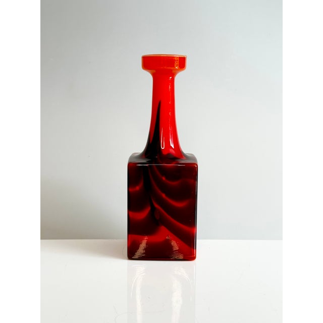 Stylish Pop Art Murano glass vase by the Opaline Florence manufactory, made in Italy in the 1960s. This high-quality piece...