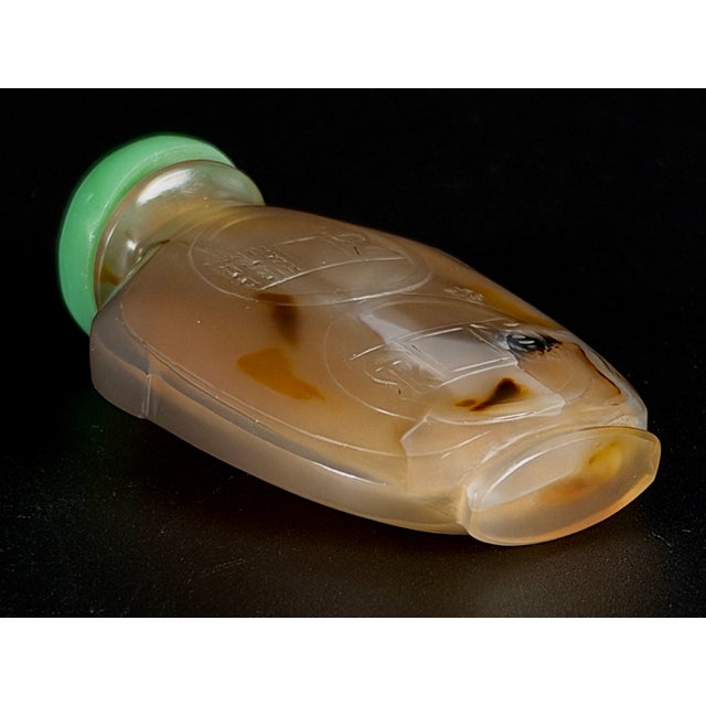 Chinese Fine Chinese Agate "Sleeve" Snuff Bottle – Compressed Spade Form For Sale - Image 3 of 8
