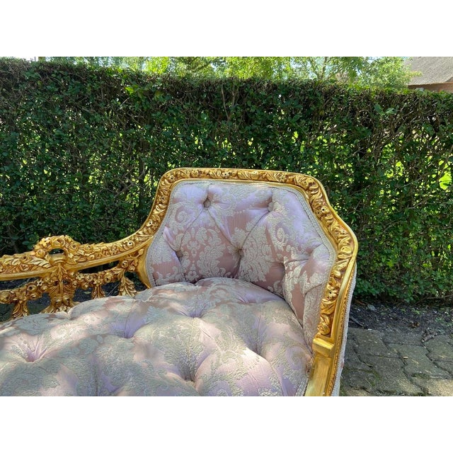 French 1970s French Louis XVI Gilt Beech Pink Damask Settee - 1Pc For Sale - Image 3 of 17