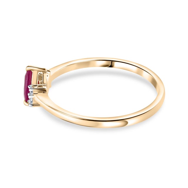 Minimalist 18k Gold Ruby Diamond Proposal Ring Size 7 For Sale - Image 4 of 12