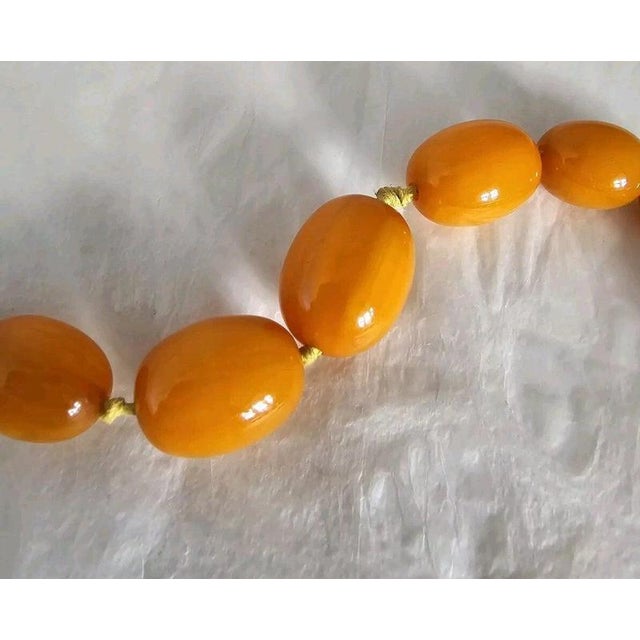 Antique Art Deco Graduated Amber Marbled Bead Necklace, 1930 For Sale - Image 12 of 18