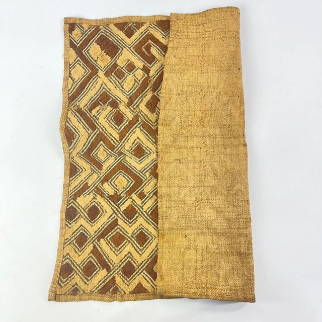 African Early 20th Century Kuba Raffia Square Textile 21x19 inch For Sale - Image 3 of 6
